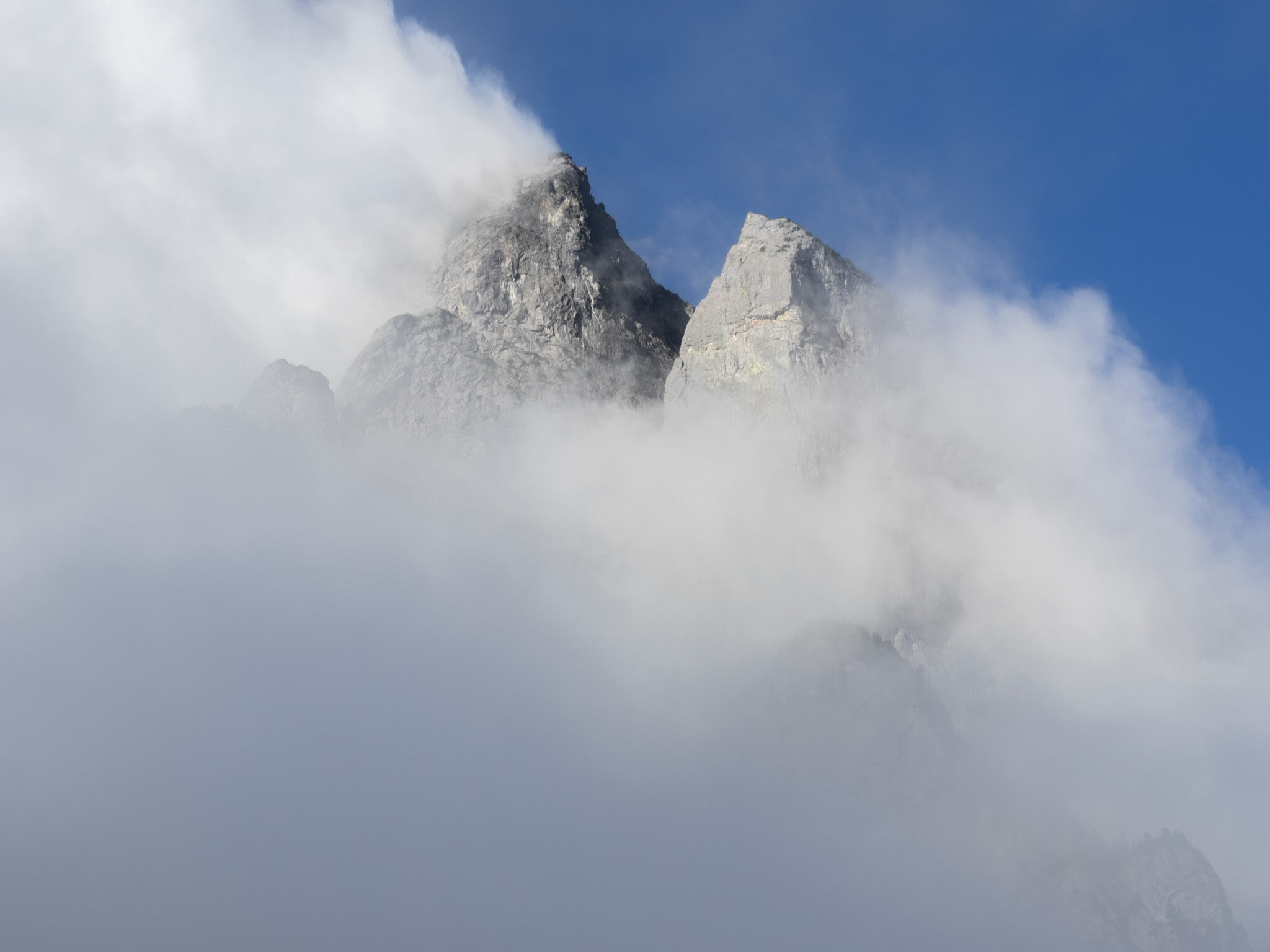 2020-HADLEY-Mt-Baring-in-the-Clouds.jpg